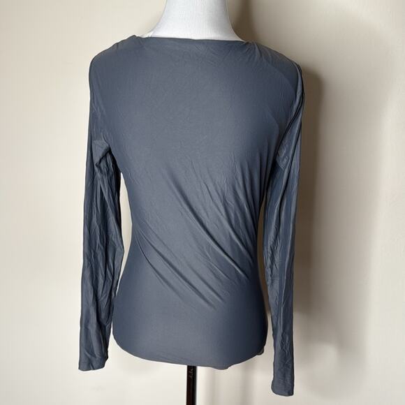 Abercrombie Gray Long Sleeve Soft Matte Seamless Top - Picture 6 of 6